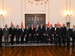 OSB Uygulama Yönetmeliğin 9. Maddesi kapsamında seçilmiş Velimeşe OSB Müteşebbis Heyet Üyeleri Sayın Valimiz Recep SOYTÜRK’e nezaket ziyaretinde bulunmuşlardır