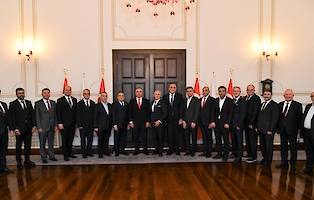 OSB Uygulama Yönetmeliğin 9. Maddesi kapsamında seçilmiş Velimeşe OSB Müteşebbis Heyet Üyeleri Sayın Valimiz Recep SOYTÜRK’e nezaket ziyaretinde bulunmuşlardır